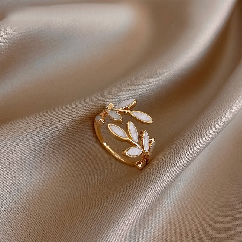 Personalized Adjustable Green Leaf Ring - Luxicro