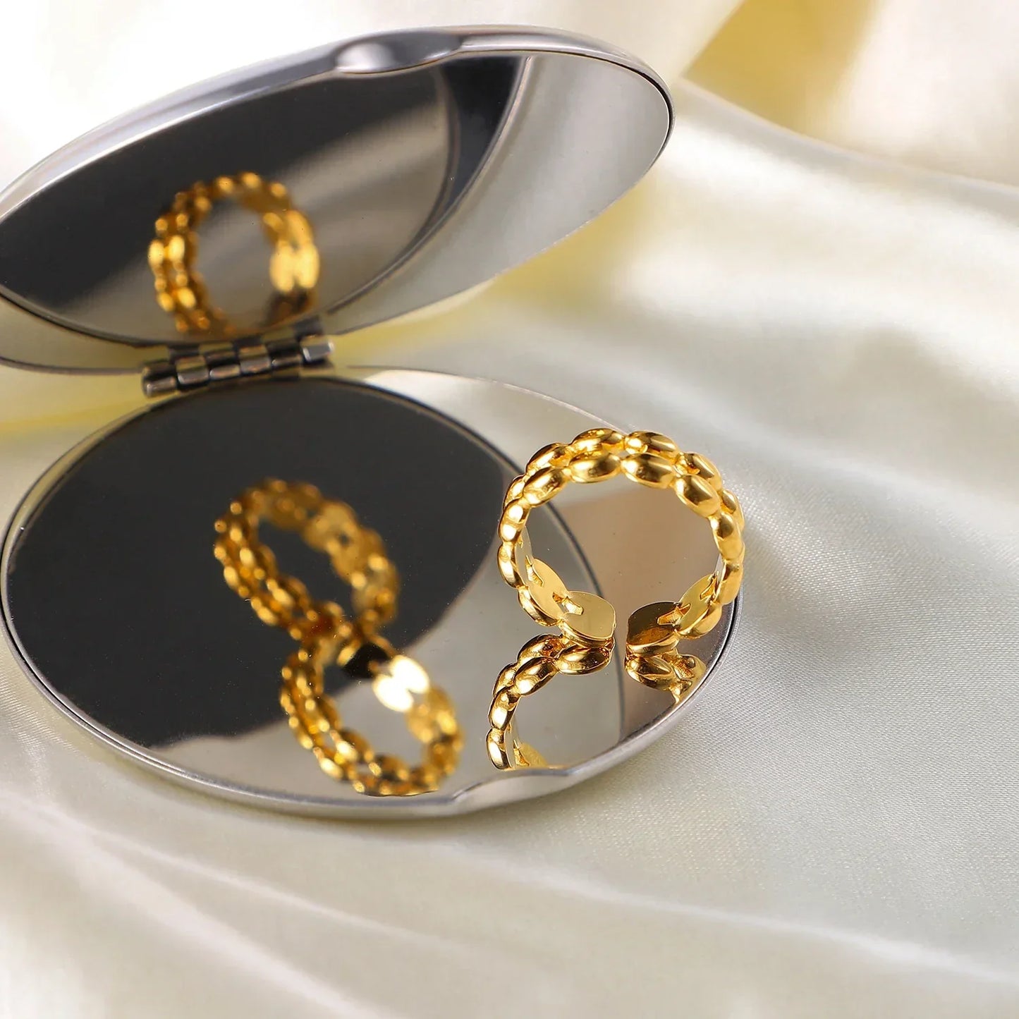 Elegant 14K Gold Oval Beaded Ring