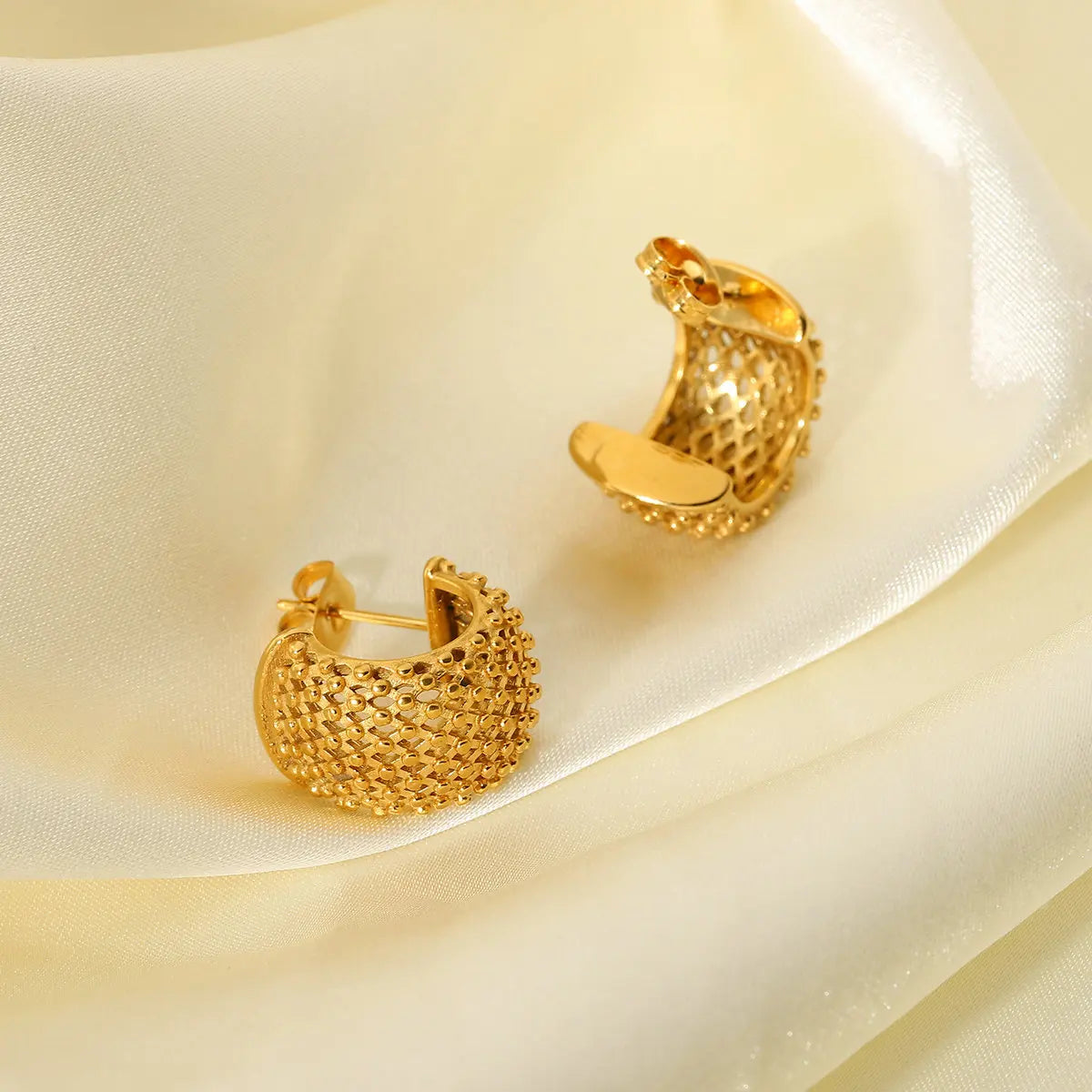 Elegant Metallic Round Hoop Earrings