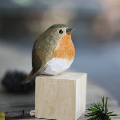 Rustic Wooden Robin Figurine - Luxicro