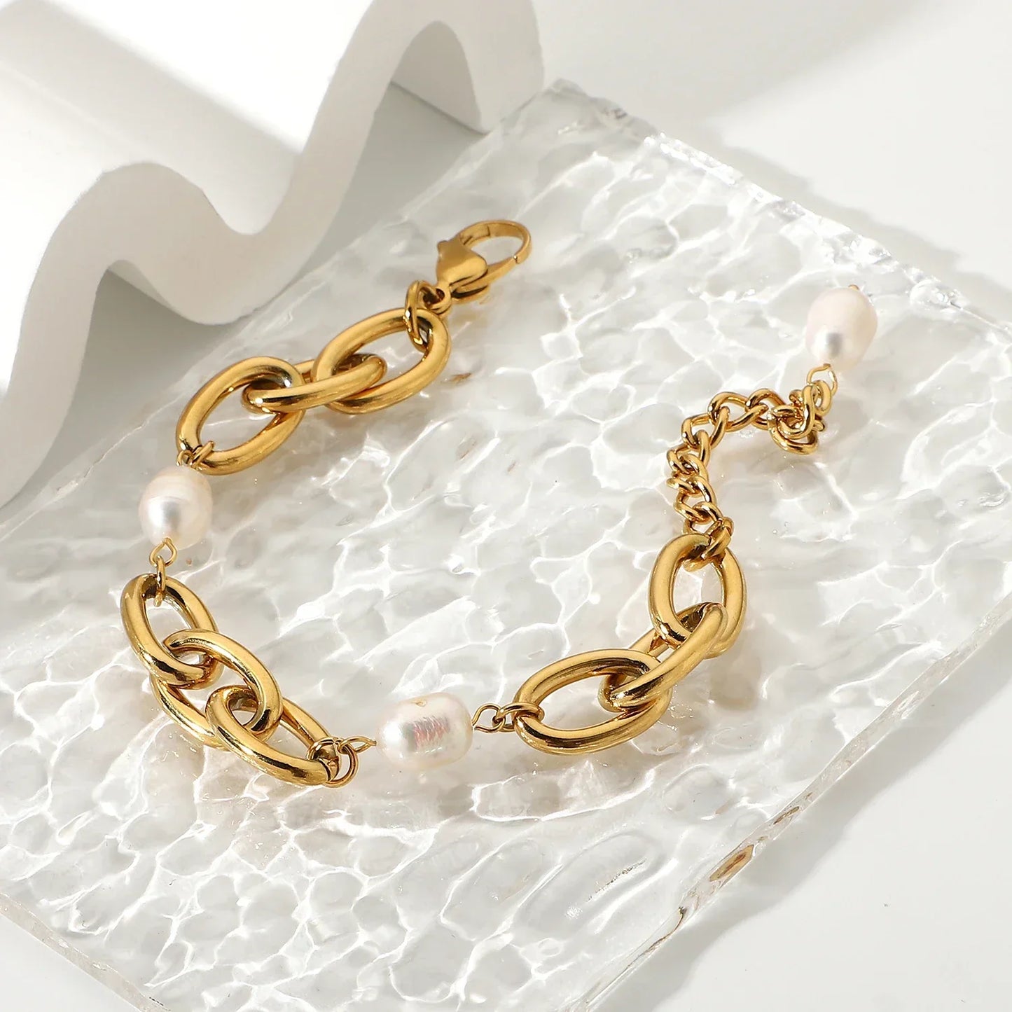 Luxury Pearl Detail Golden Chain Bracelet