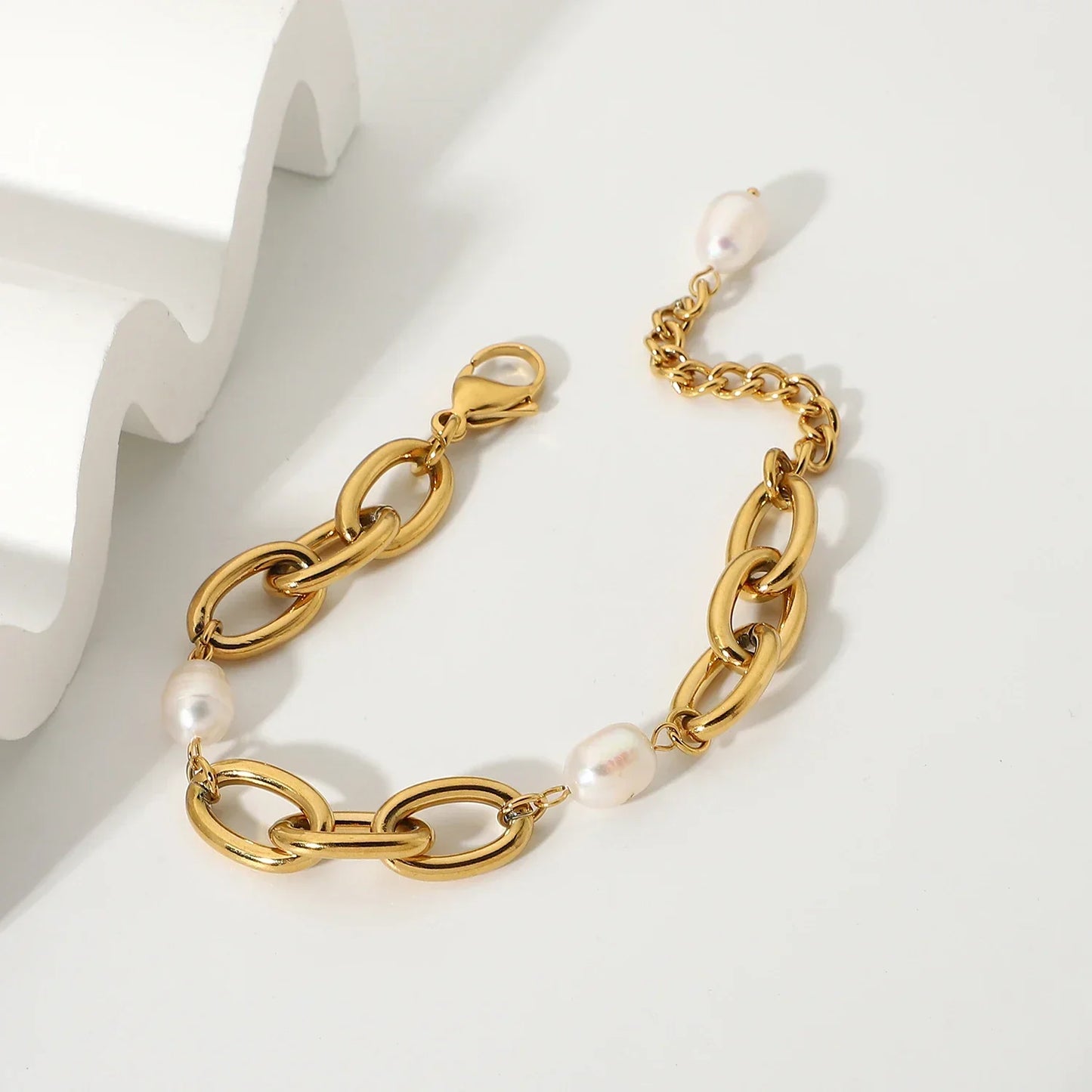 Luxury Pearl Detail Golden Chain Bracelet