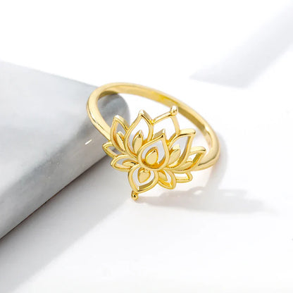 Elegant Flower Diamond Ring - Luxicro