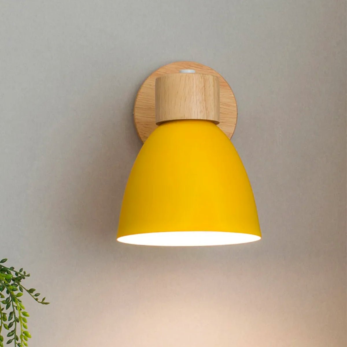 Classic Wood Wall Light - Warm Modern Style