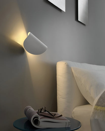 Versatile Extendable Silver Wall Lamp