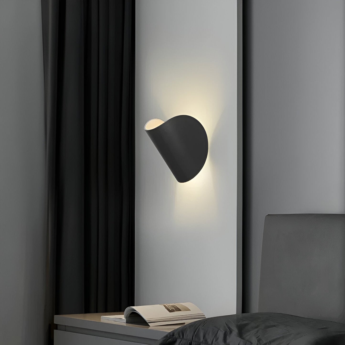 Versatile Extendable Silver Wall Lamp