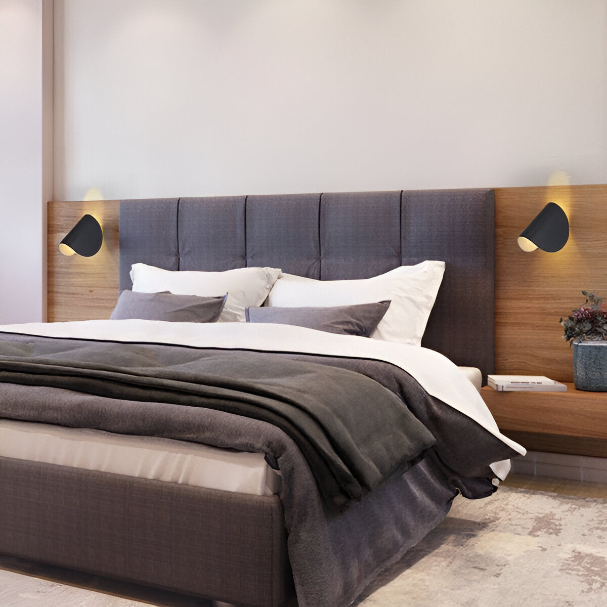 Flexible Modern Metal Wall Light with Curved Shade