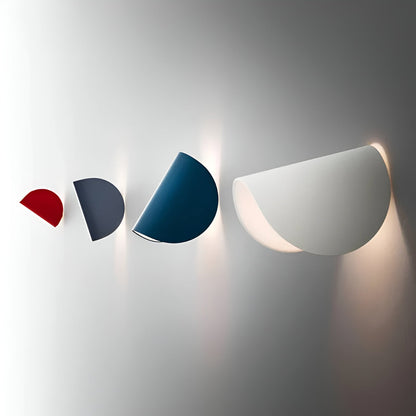 Versatile Extendable Silver Wall Lamp