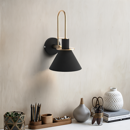 Contemporary Brass LED Wall Lamp - Luxicro