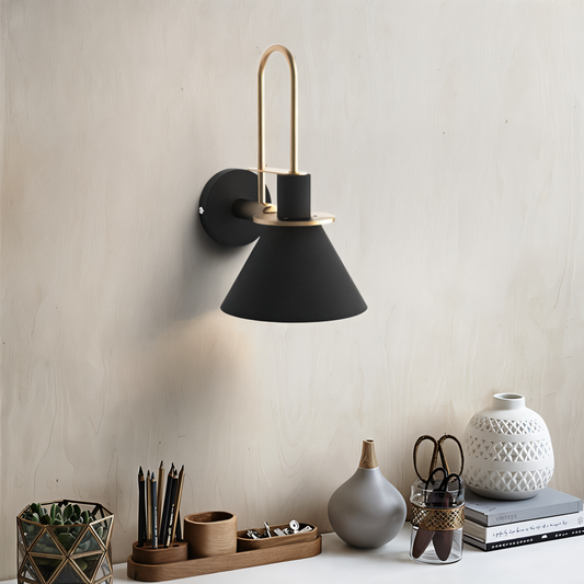 Contemporary Brass LED Wall Lamp - Luxicro
