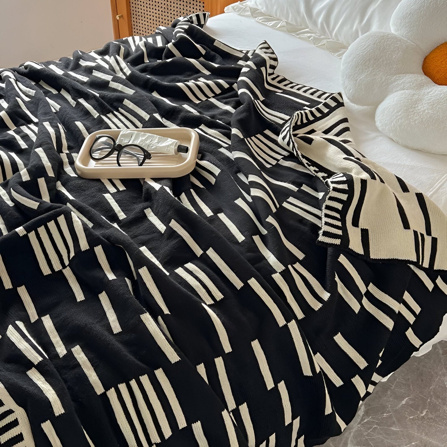 Cozy Fleece Throw Blanket – Warm Home Blanket