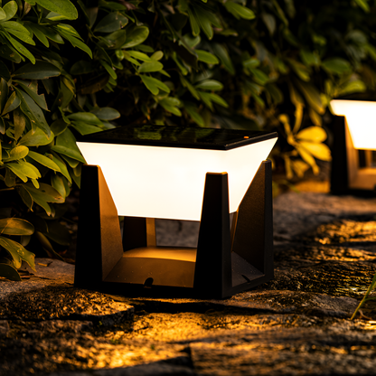 Weatherproof Dark Green Solar Yard Light