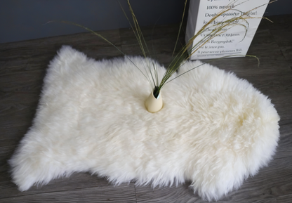 Cozy Synthetic Fur Rug – Warm Faux Sheepskin Pad