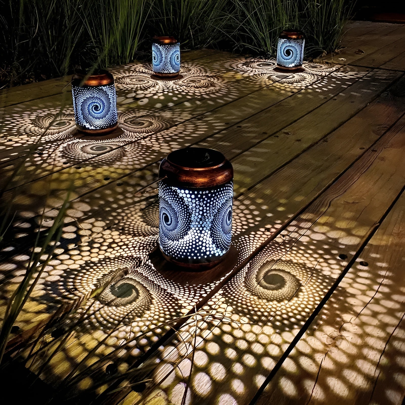Outdoor Solar Spiral Projector Lamp - Luxicro