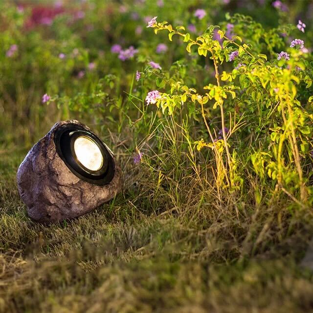 Weatherproof Solar Garden Yard Lamp