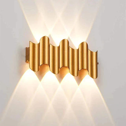 Contemporary Sleek Wall Lamp With Classic Style