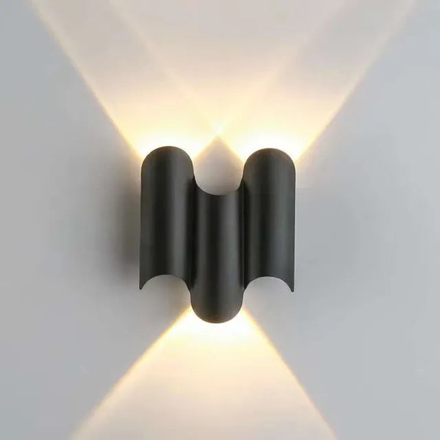 Contemporary Slim LED Wall Light - Luxicro