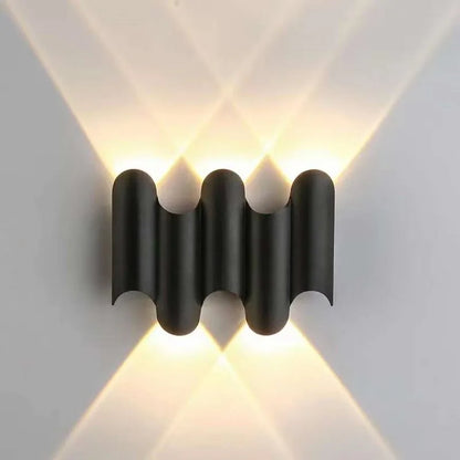 Contemporary Sleek Wall Lamp With Classic Style