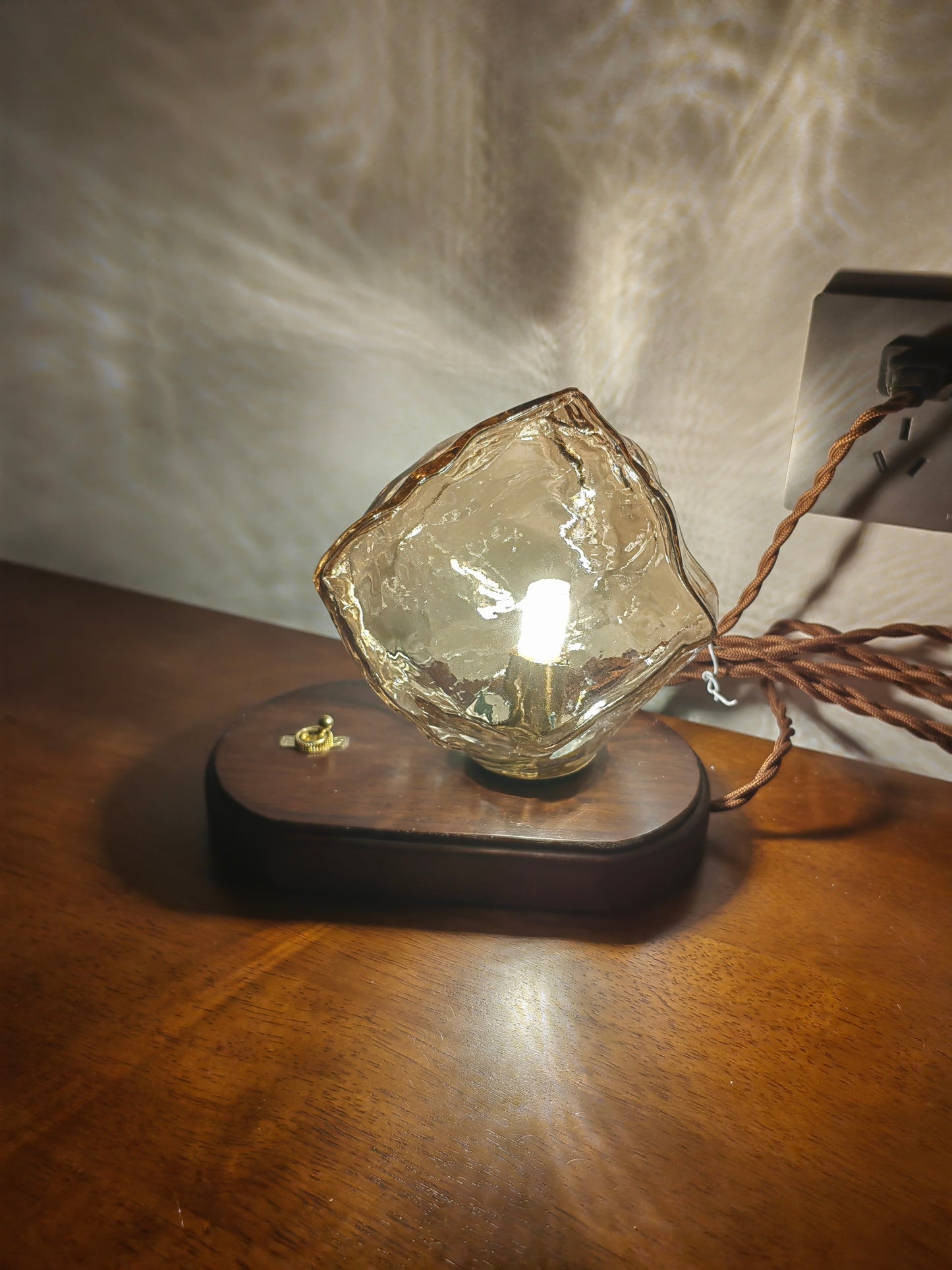 Automatic LED Table Light