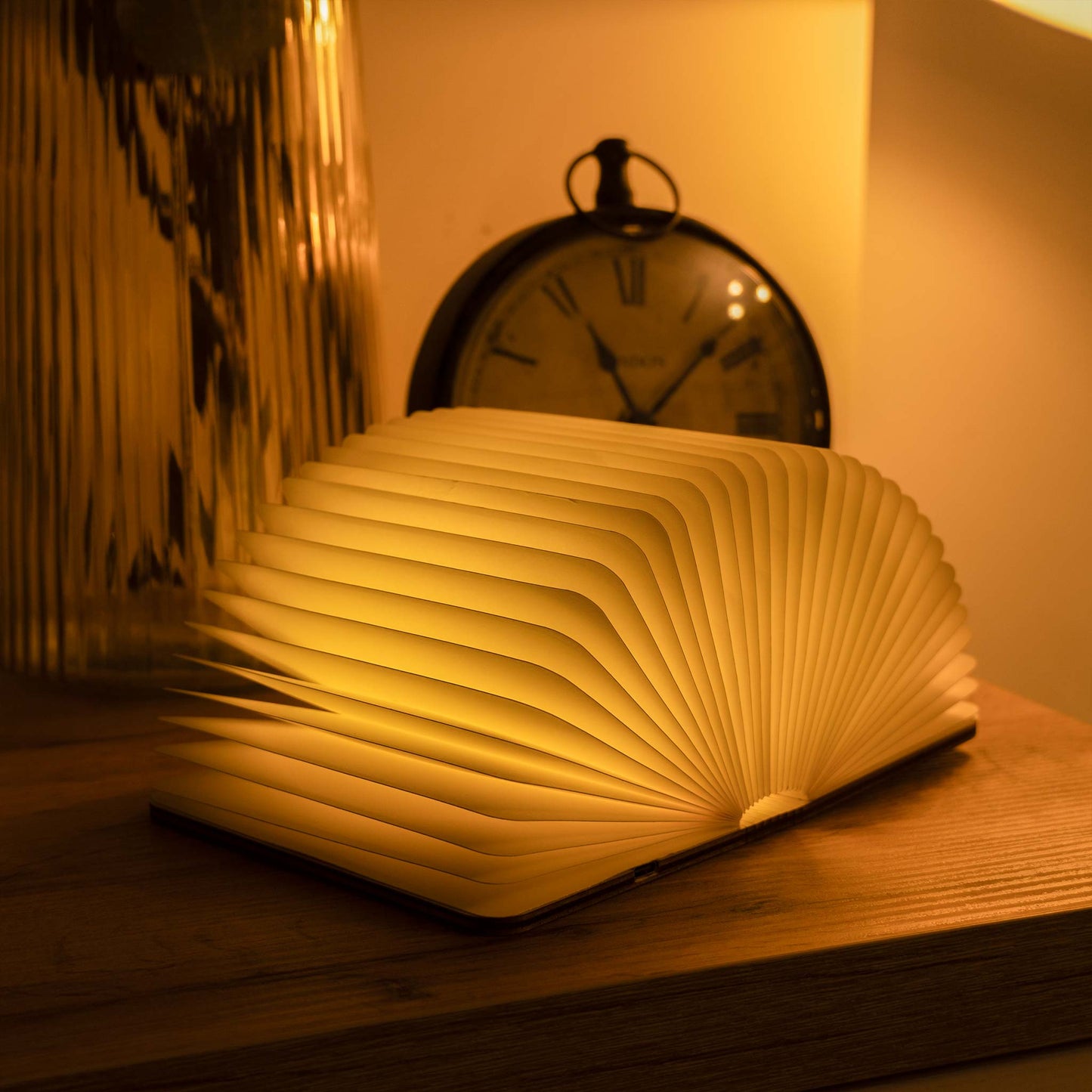Portable LED Reading Light - Compact Rechargeable Lamp - Luxicro