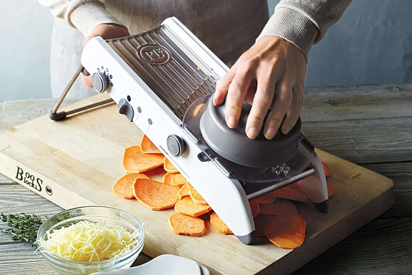 Safe Handle Vegetable Slicer with Sharp Stainless Blades - Luxicro