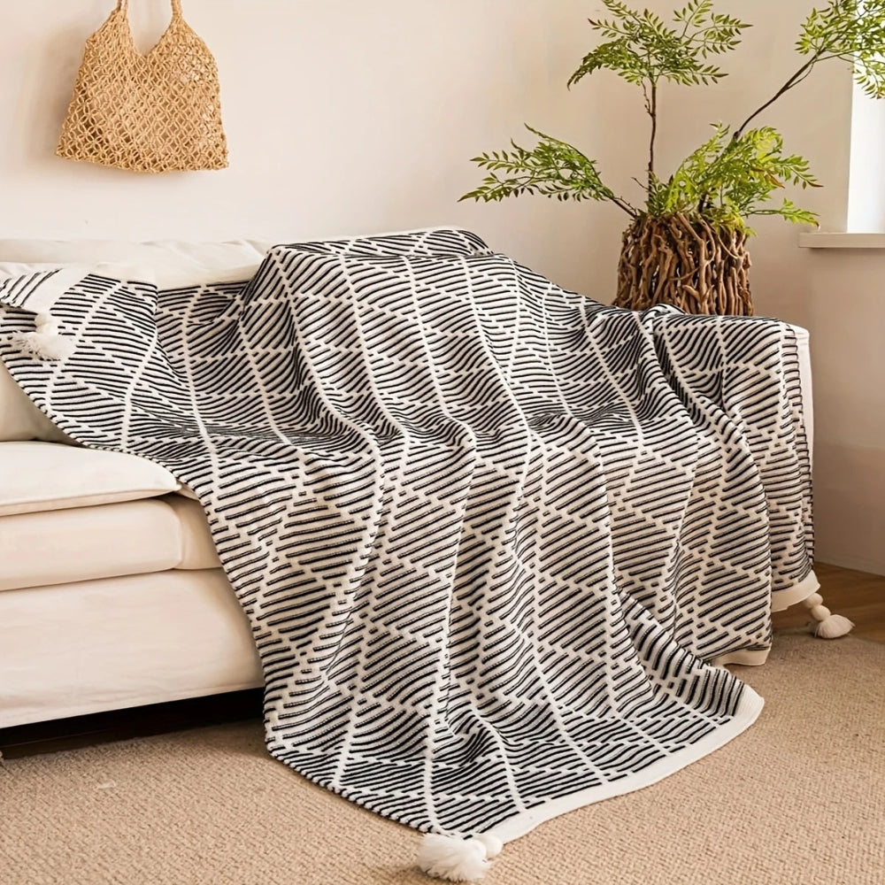 Black White Geometric Throw Blanket - Luxicro