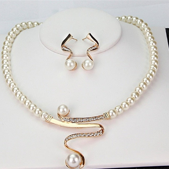 Timeless Classic Necklace and Earrings Set - Luxicro