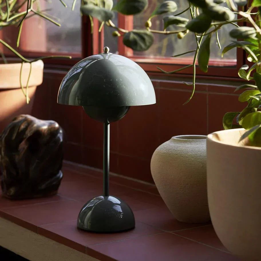 Classic Slim LED Desk Lamp - Luxicro