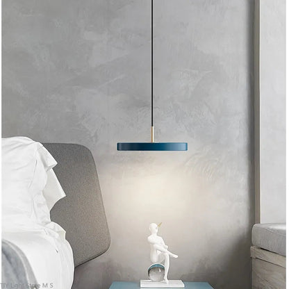 Simple Nordic Hanging Light Lyssa
