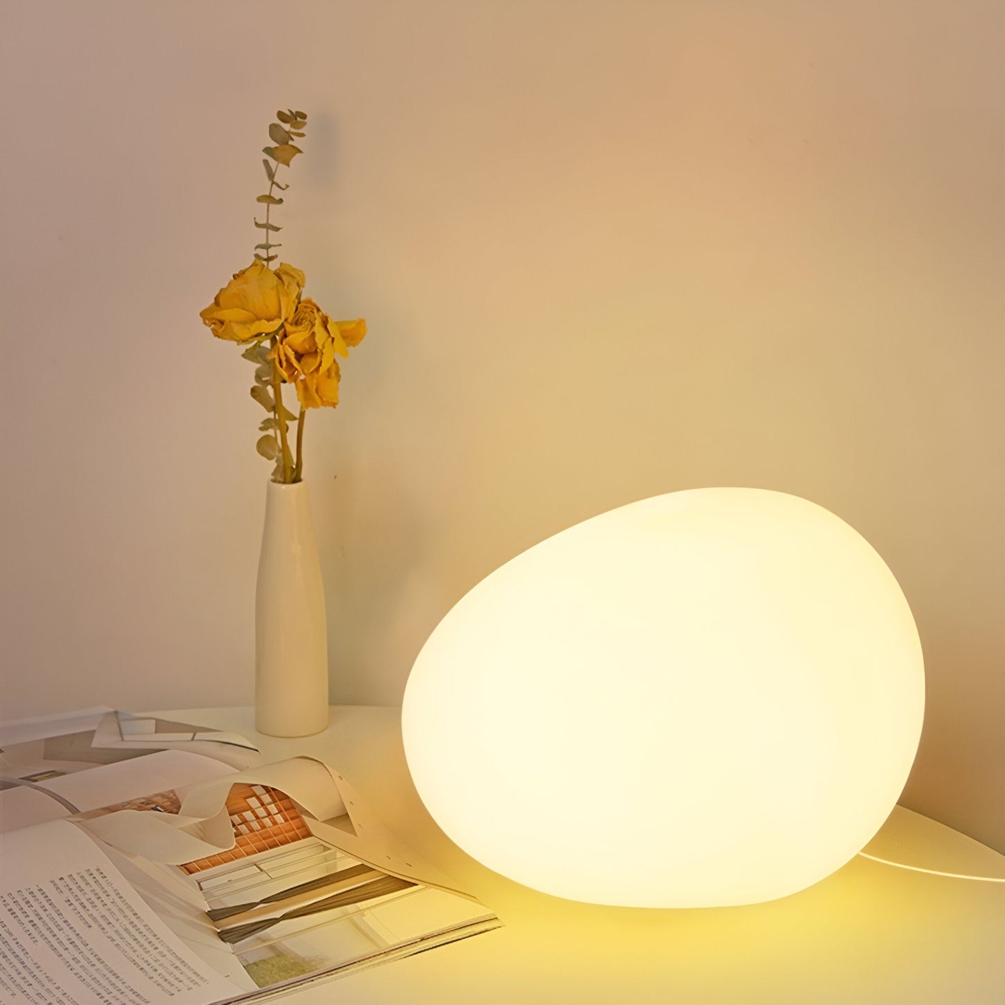 Simple Contemporary Metal Table Lamp