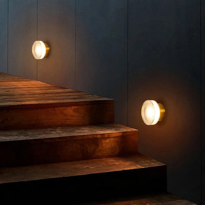 Sleek Metal Wall Lamp Contemporary Bowl Design