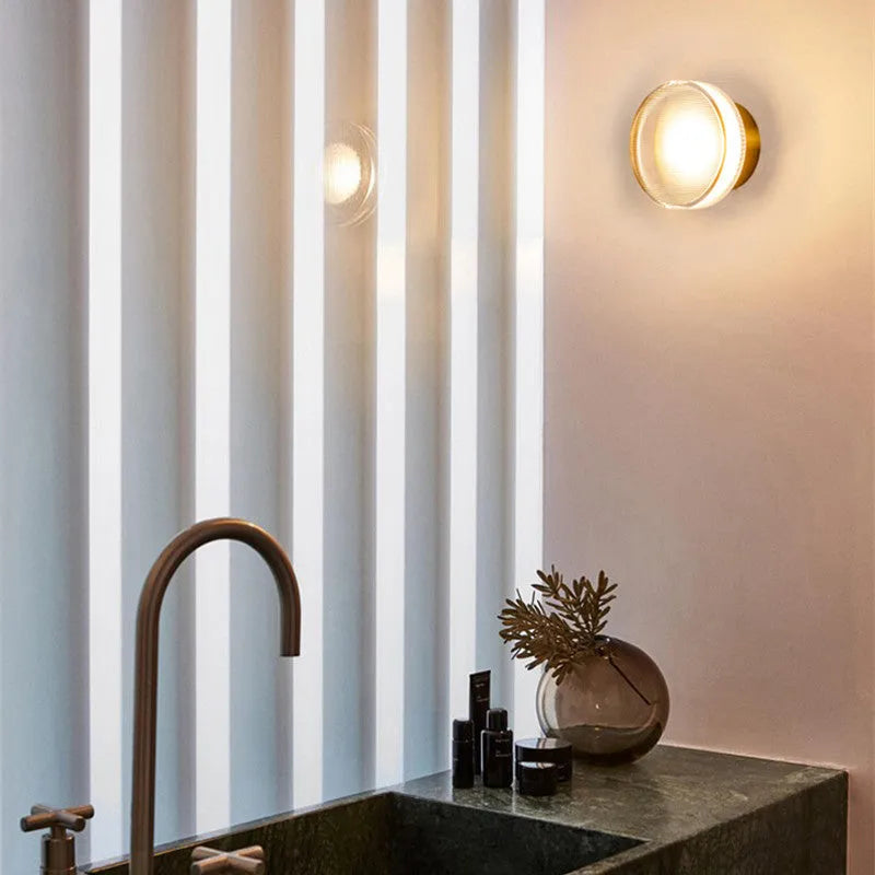 Sleek Metal Wall Lamp Contemporary Bowl Design