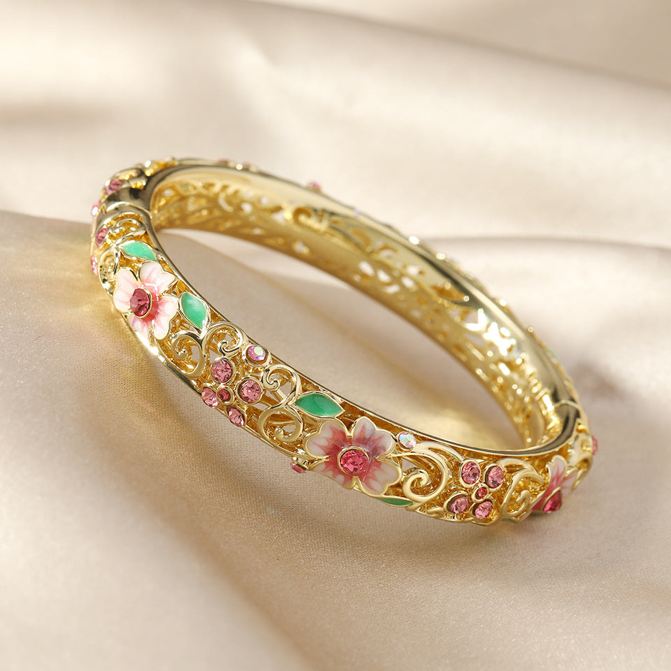 Elegant Gold Diamond Floral Bangle Bracelet - Luxicro