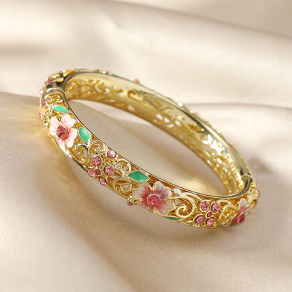 Elegant Gold Diamond Floral Bangle Bracelet - Luxicro