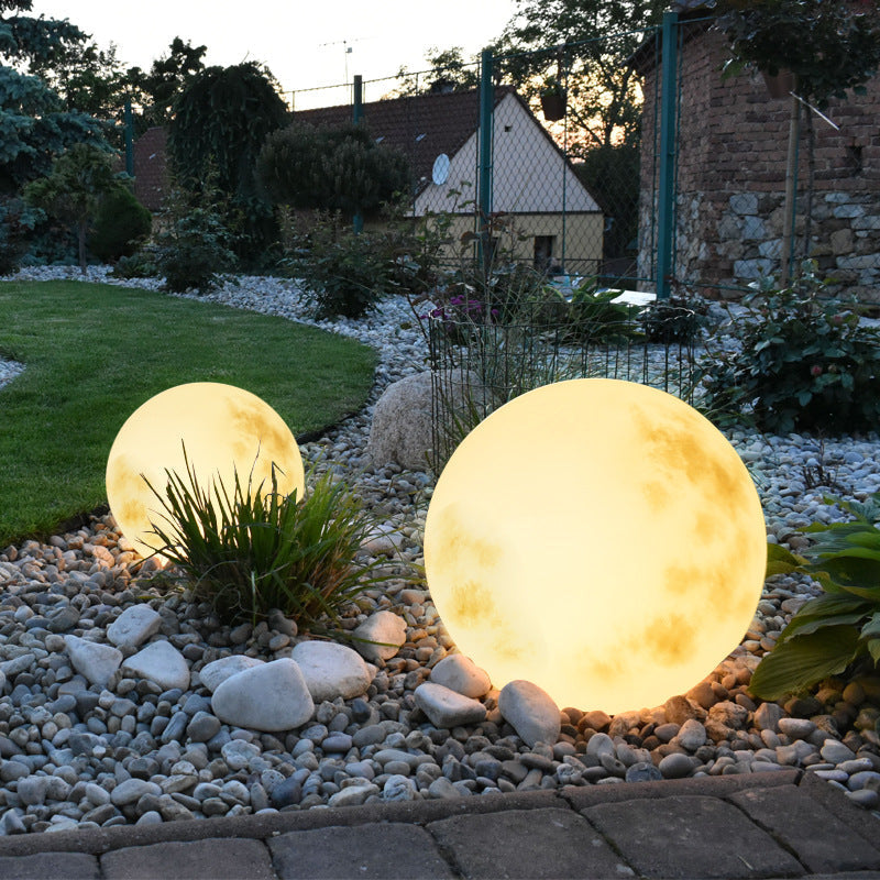 Garden Crescent Solar Powered Lamp - Luxicro