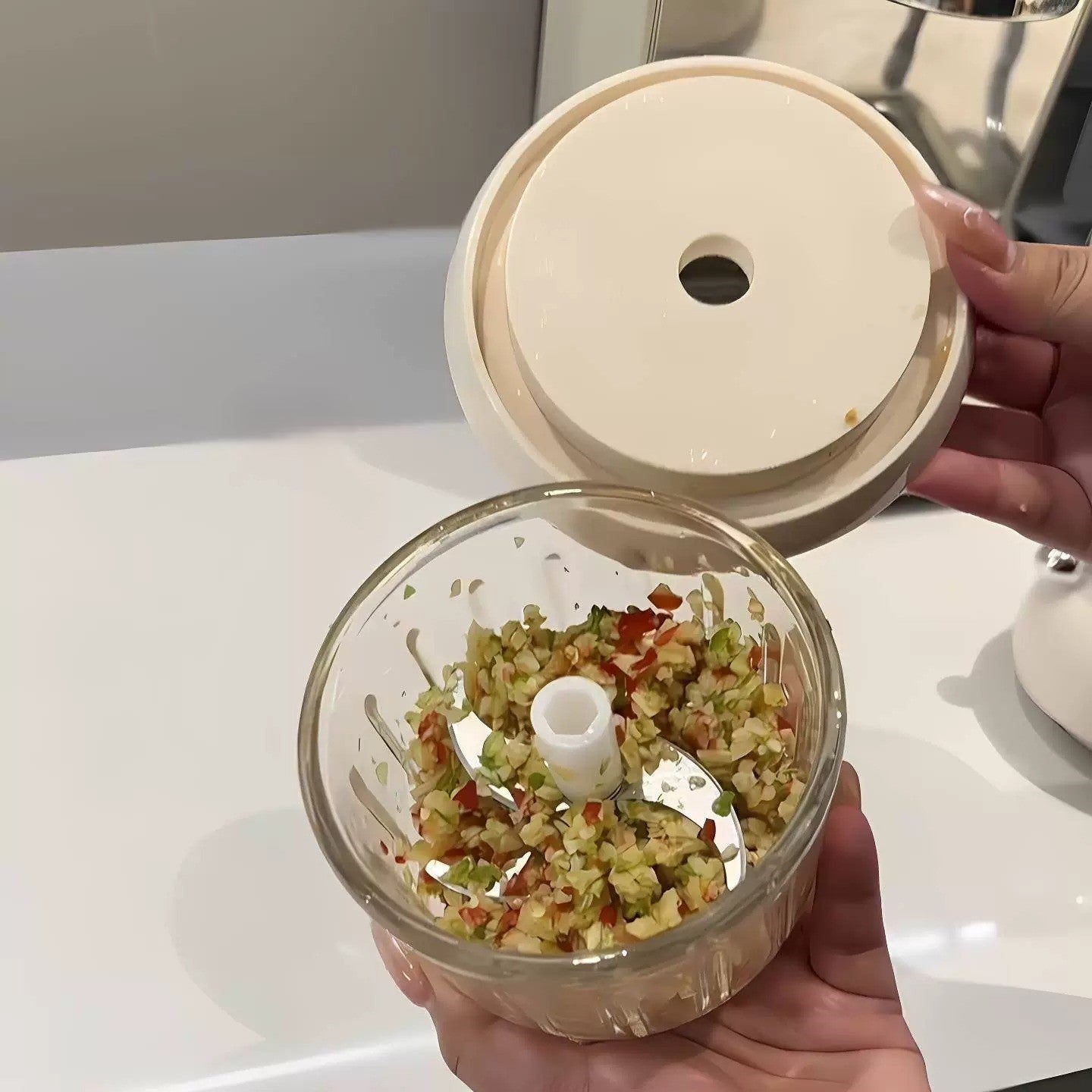 Compact Easy Cordless Garlic Crusher