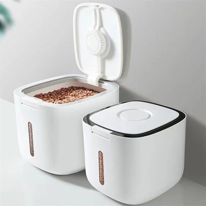 Pet Food Airtight Storage Bin with Scoop - Luxicro