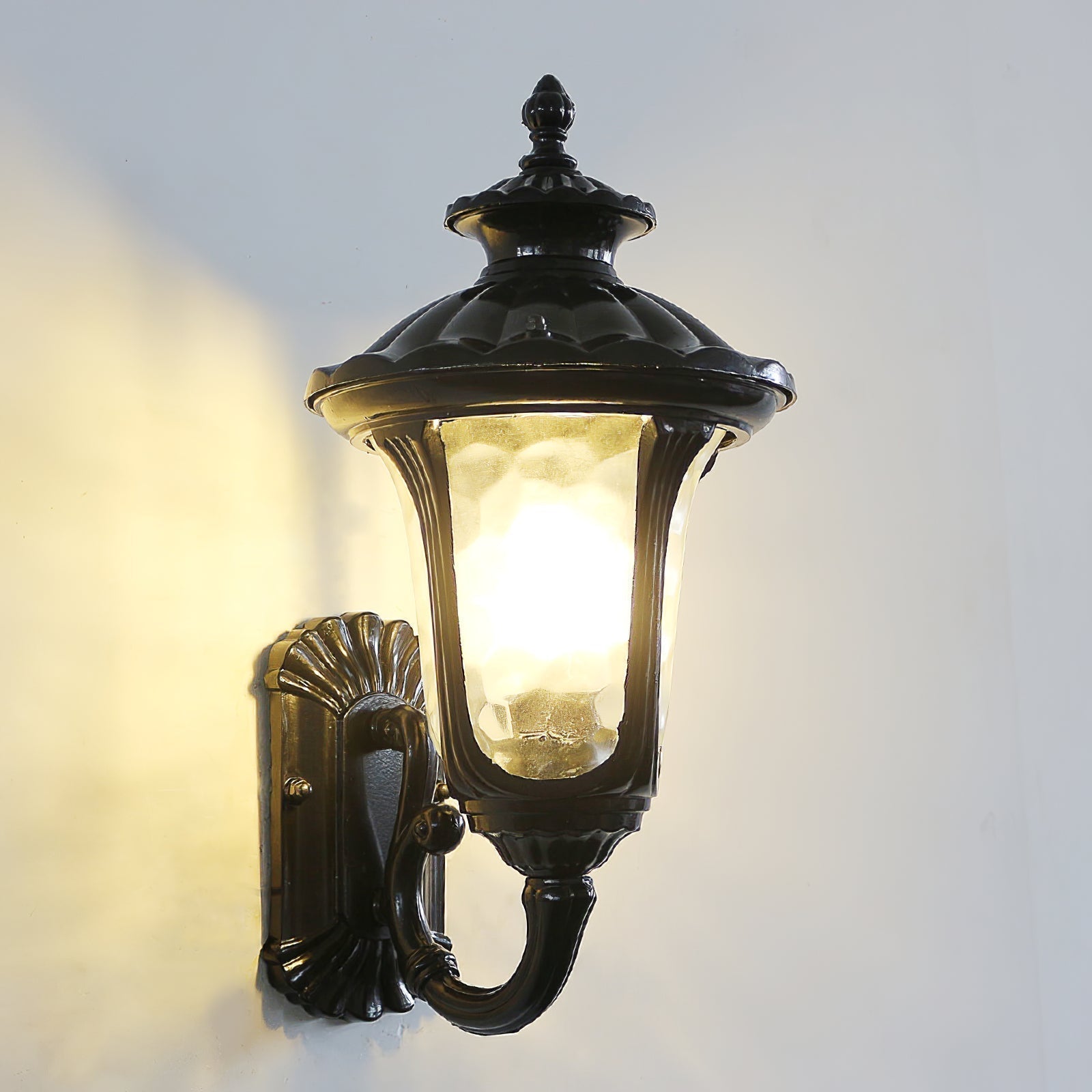Outdoor Classic Exterior Wall Lamp Frosted Glass - Luxicro