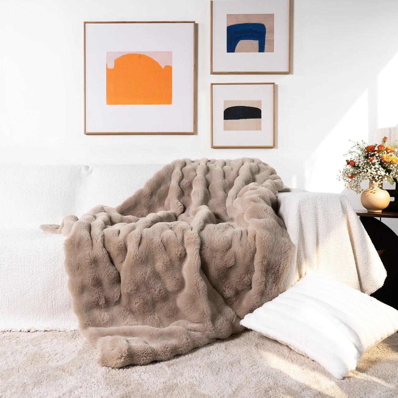 Soft Cozy Throw Blanket – Warm All-Season Design