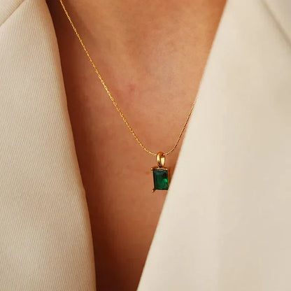 Dainty Star Shaped Pendant Necklace