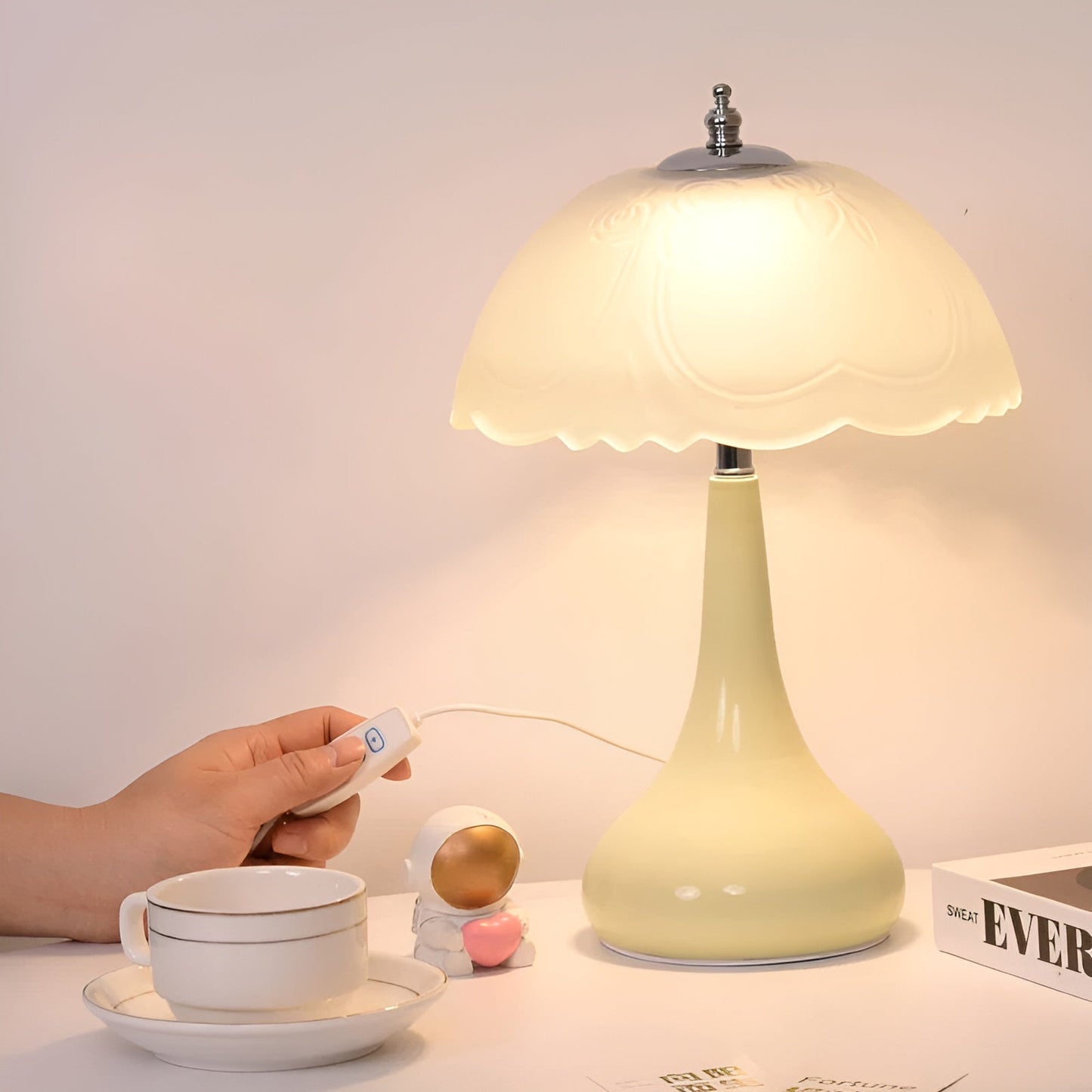 Traditional Dimmable Desk Lamp with LED Light