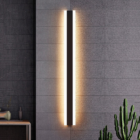 Contemporary Straight LED Wall Lamp - Luxicro