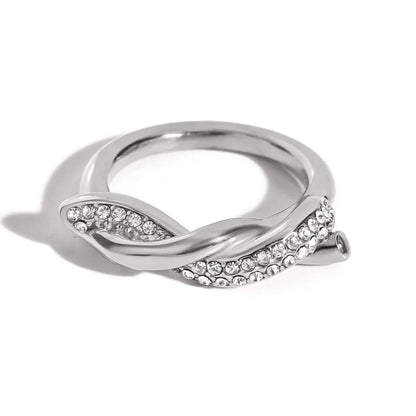 Luxurious Diamond Solitaire Engagement Ring