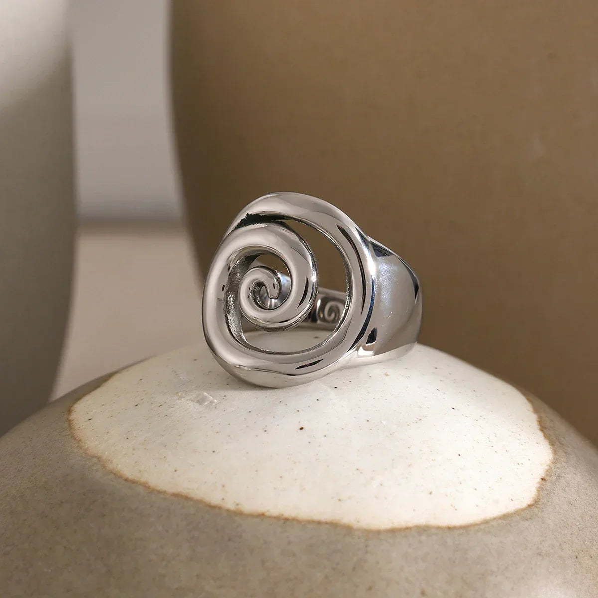 Elegant 14k Gold Twisted Ring