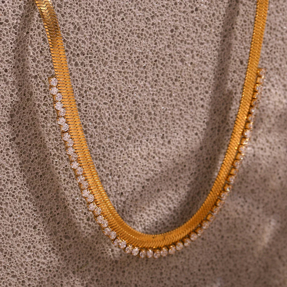 Elegant Herringbone Glitter Diamond Necklace