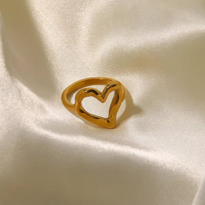 Luxurious Gold Heart Shape Engagement Ring