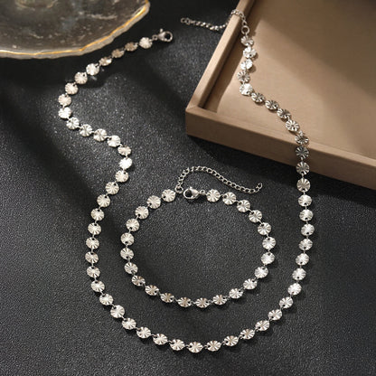 Stylish Circular Spiral Pendant Set