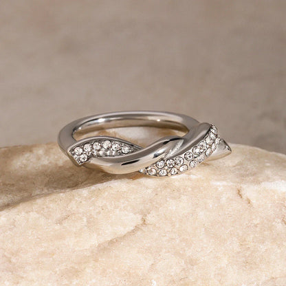 Luxurious Diamond Solitaire Engagement Ring