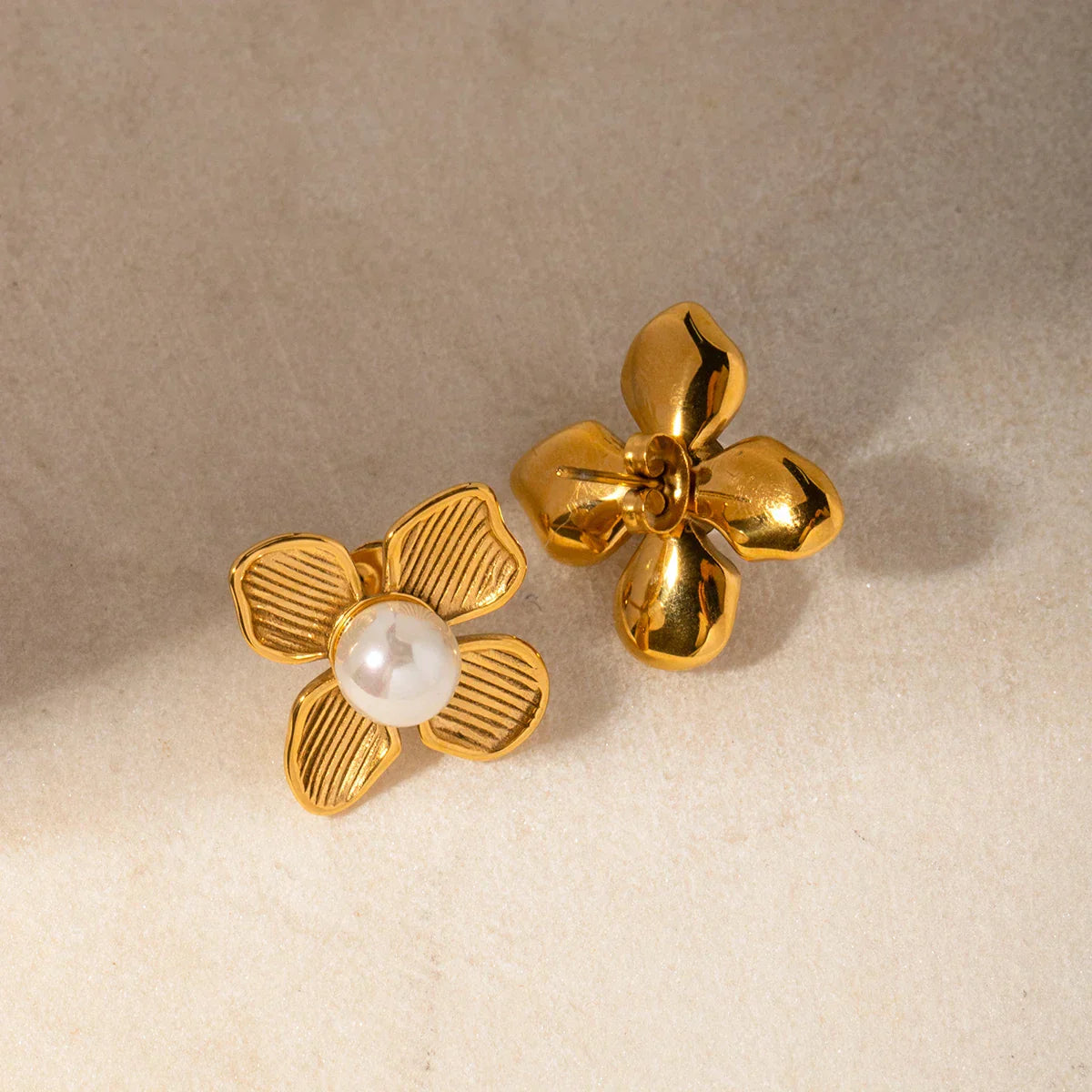Elegant 18k Gold Pearl Drop Necklace