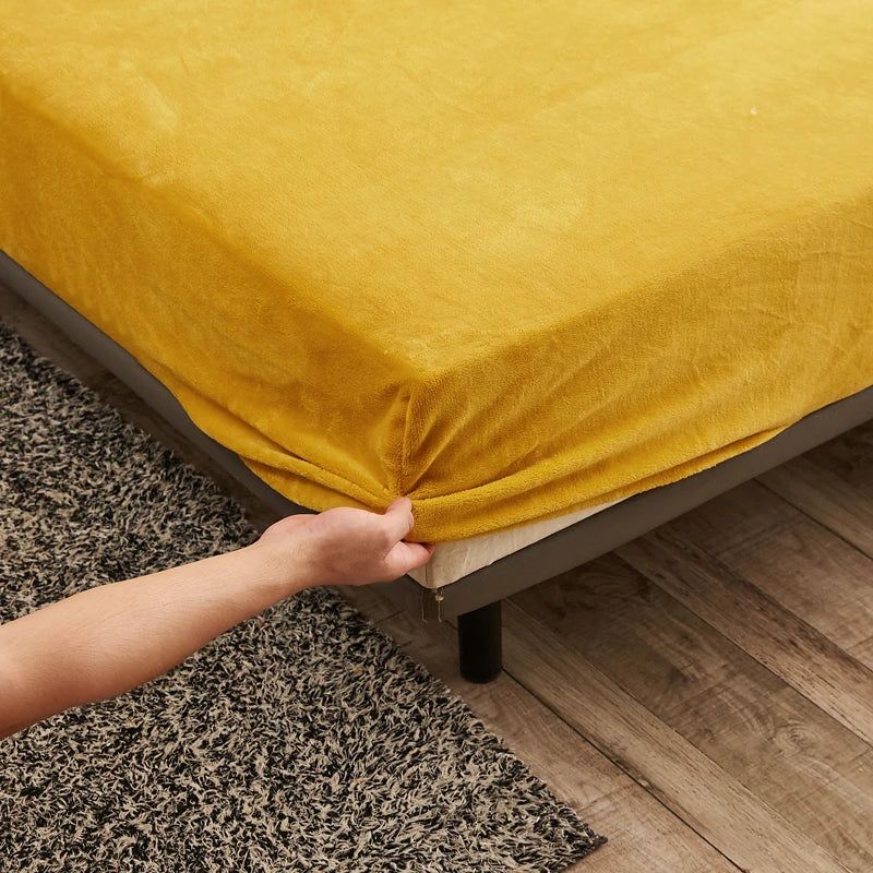 Soft Plush Fitted Sheet for Cold Weather Bedding